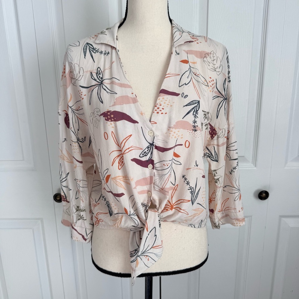 Pull&Bear Woman’s Crop Abstract Botanical‎ Tie-Front Blouse Size Medium